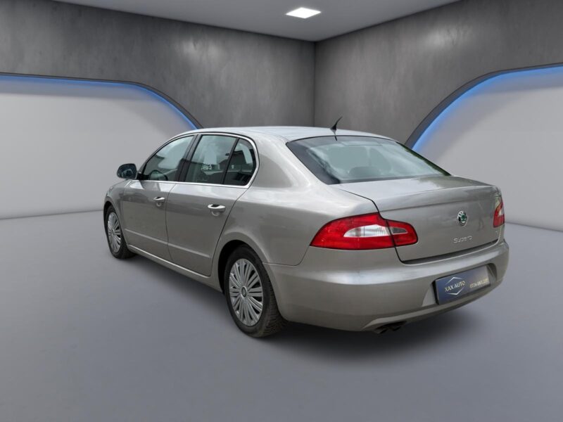 Skoda Superb 1.4i 2009 - imagine 2