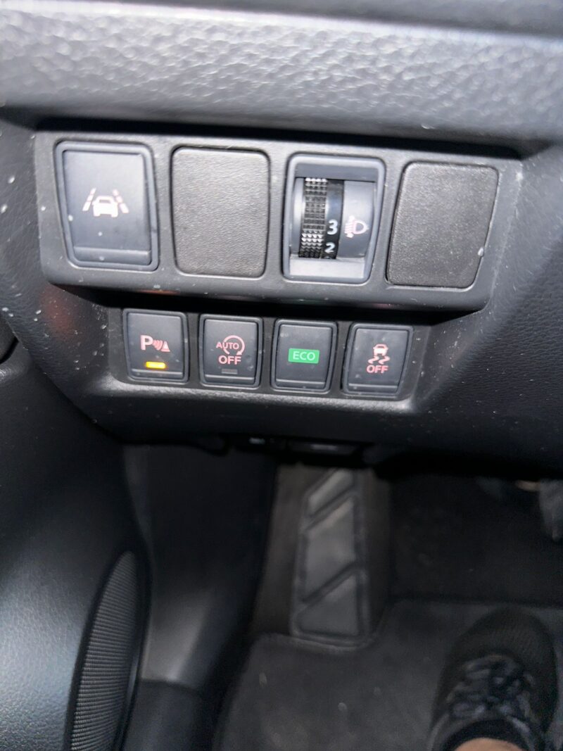 Nissan Qashqai 1.6 dCi Connect Edition - imagine 18