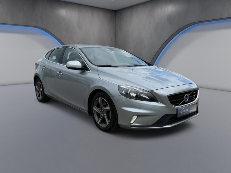 Volvo V40 D4 VEA R-Design - imagine 2