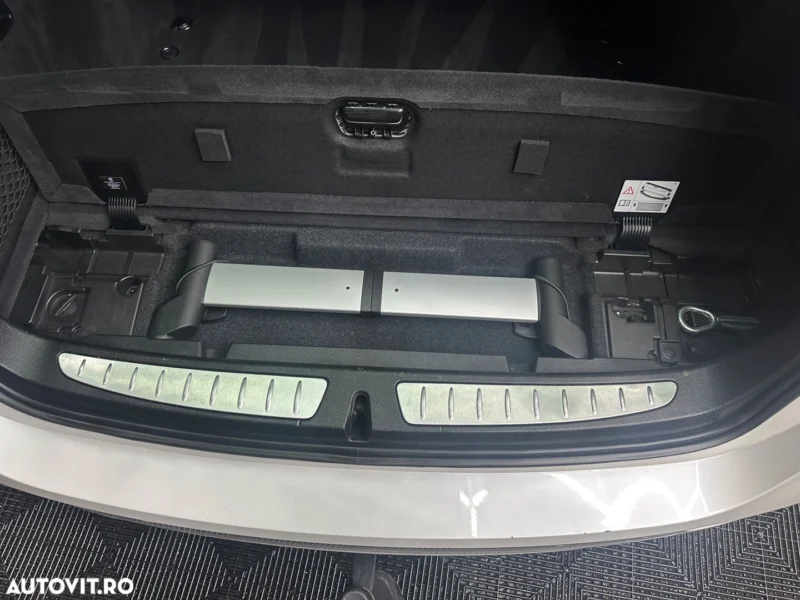 BMW Seria 3 320d Touring Aut. Sport Line - imagine 16