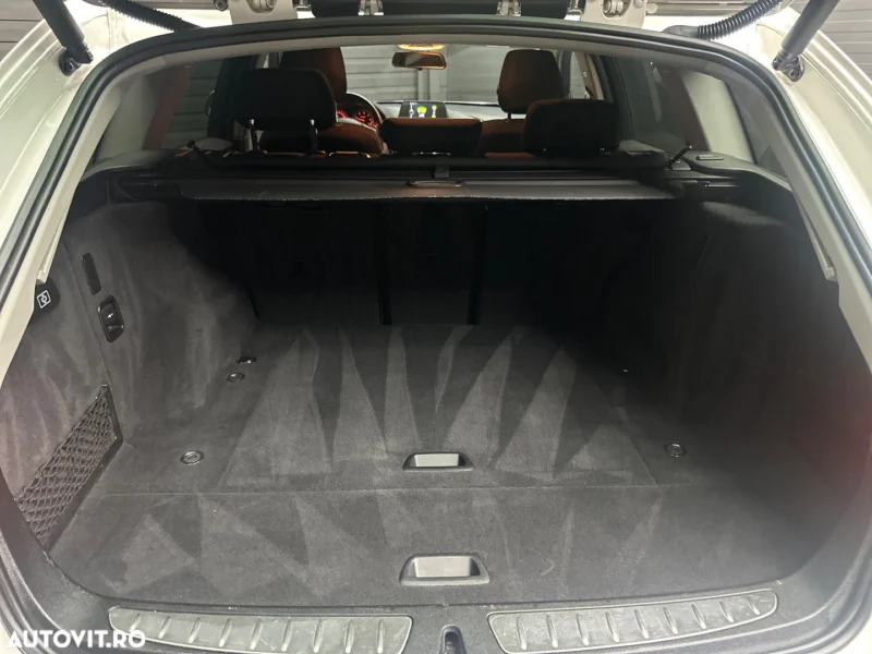 BMW Seria 3 320d Touring Aut. Sport Line - imagine 17