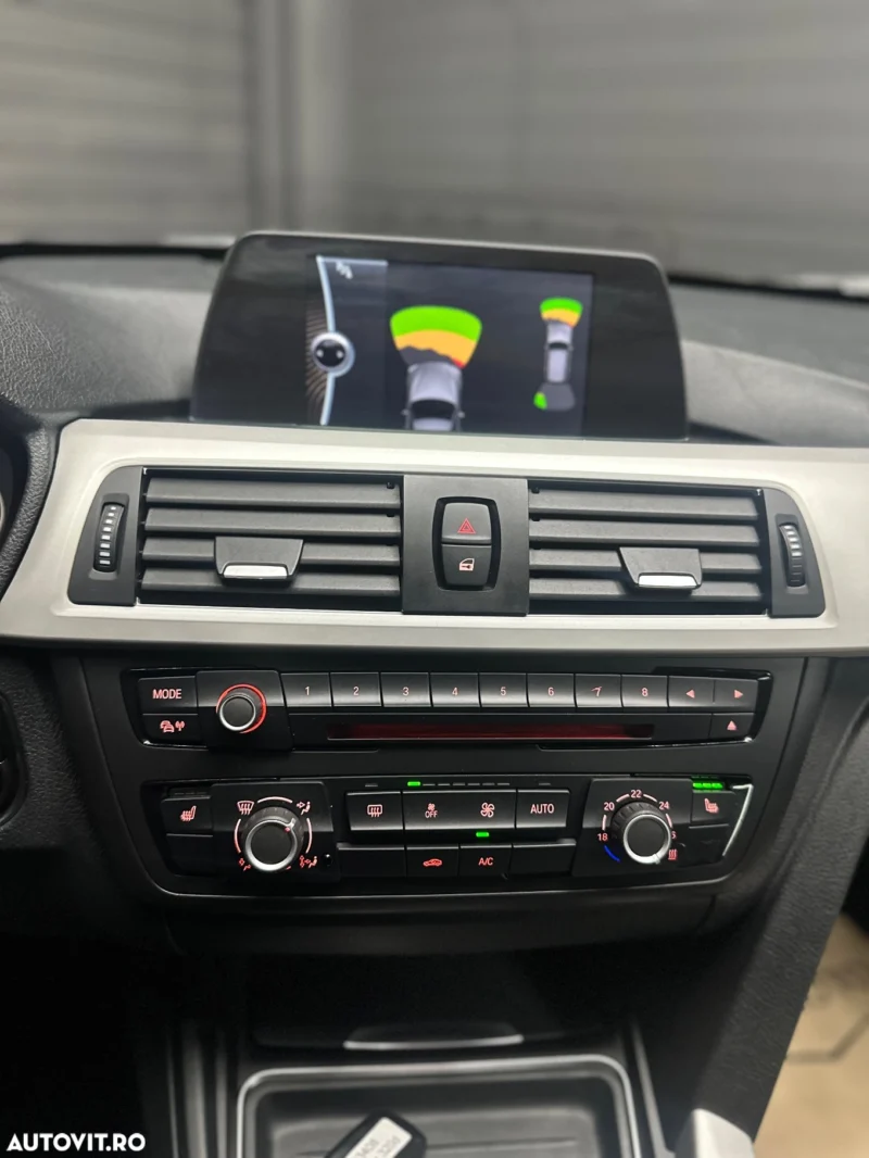 BMW Seria 3 320d Touring Aut. Sport Line - imagine 19
