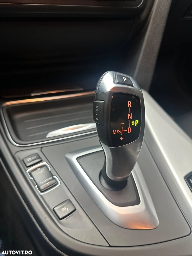 BMW Seria 3 320d Touring Aut. Sport Line - imagine 22