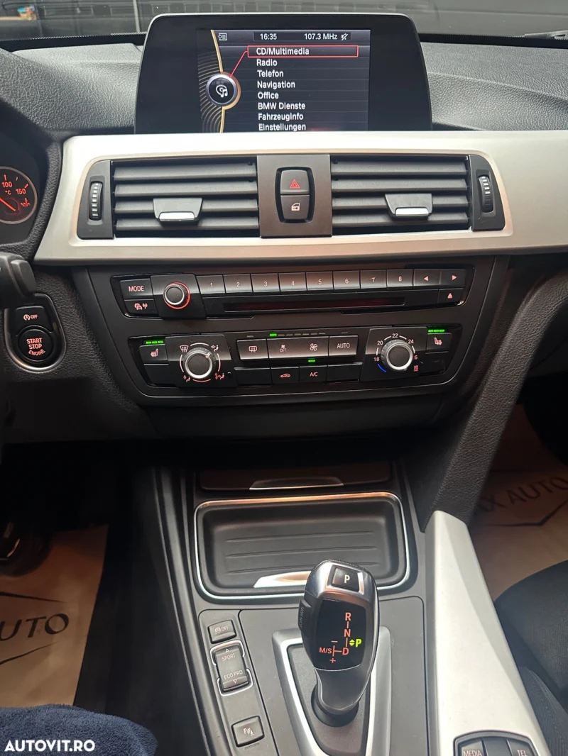 BMW Seria 3 320d Touring Aut. Sport Line - imagine 23