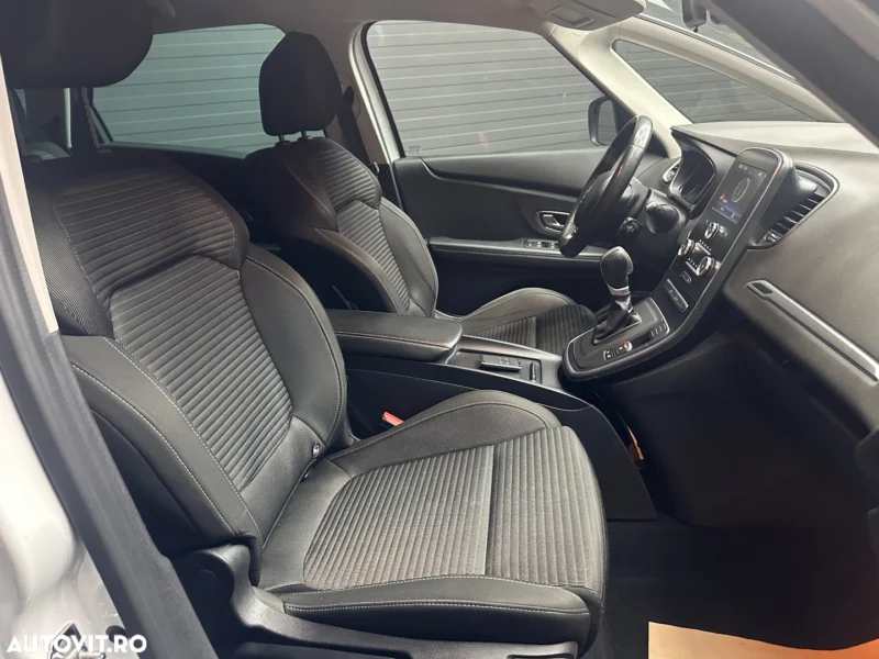 Renault Scenic - imagine 12