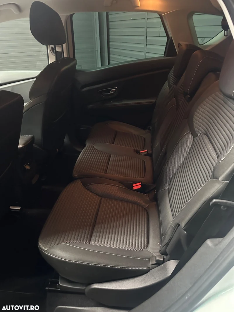 Renault Scenic - imagine 13