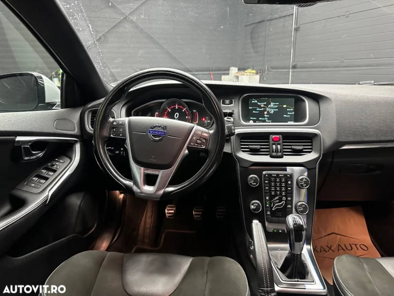 Volvo V40 D4 VEA R-Design - imagine 9