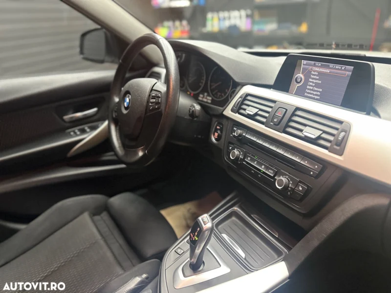 BMW Seria 3 320d Touring Aut. Sport Line - imagine 10