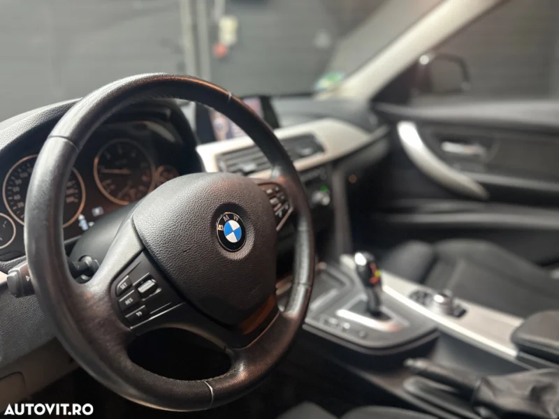 BMW Seria 3 320d Touring Aut. Sport Line - imagine 11