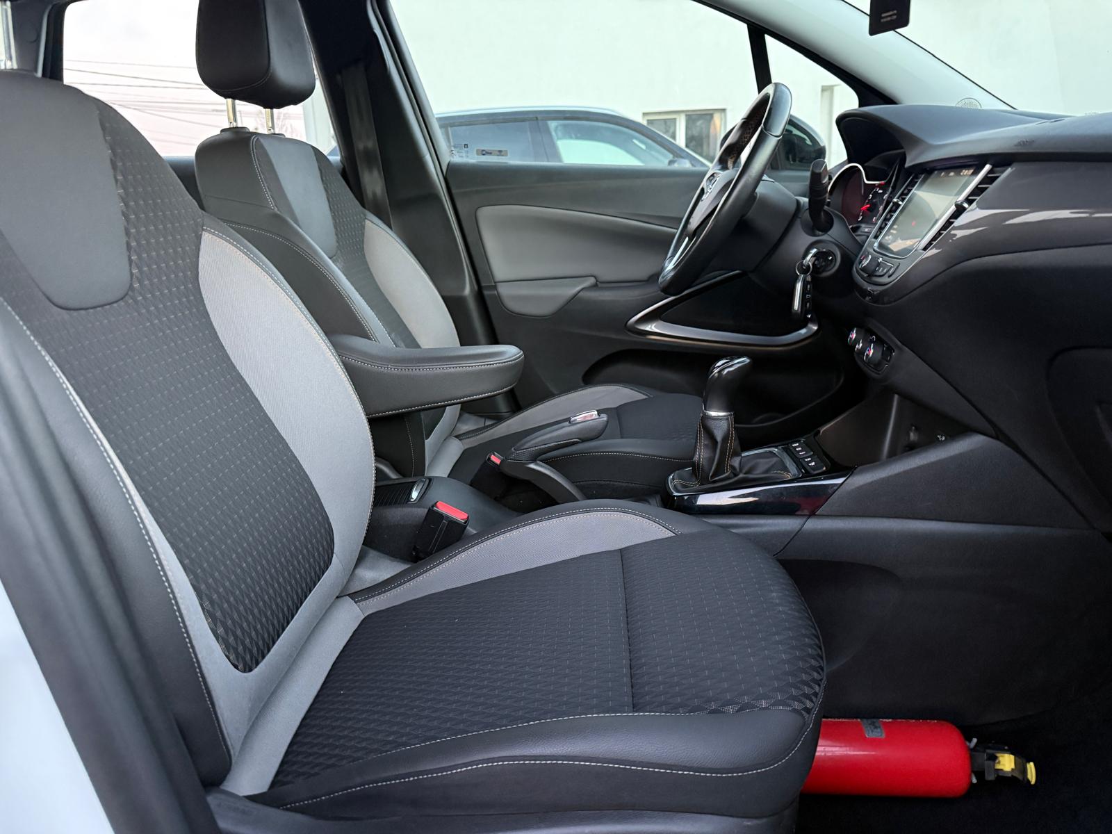 Masini in rate Timisoara | Masini rulate in rate cu avans 0% | Parc Auto Timisoara | XAX Auto Opel Crossland X 1.2 Turbo INNOVATION - imagine 5