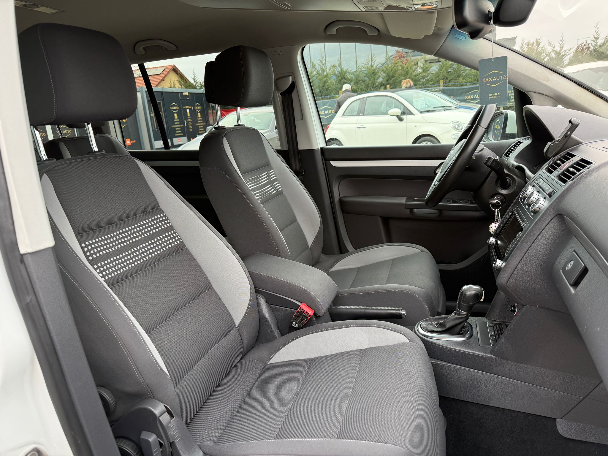 Masini in rate Timisoara | Masini rulate in rate cu avans 0% | Parc Auto Timisoara | XAX Auto VOLKSWAGEN TOURAN - imagine 5