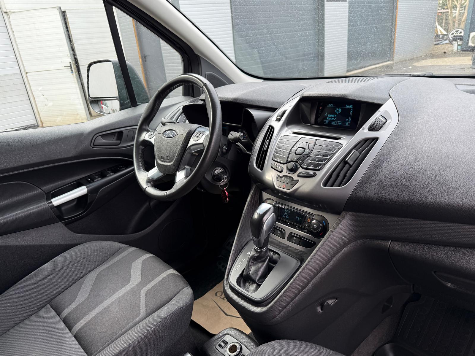 Masini in rate Timisoara | Masini rulate in rate cu avans 0% | Parc Auto Timisoara | XAX Auto FORD TRANSIT CONNECT ST - imagine 14