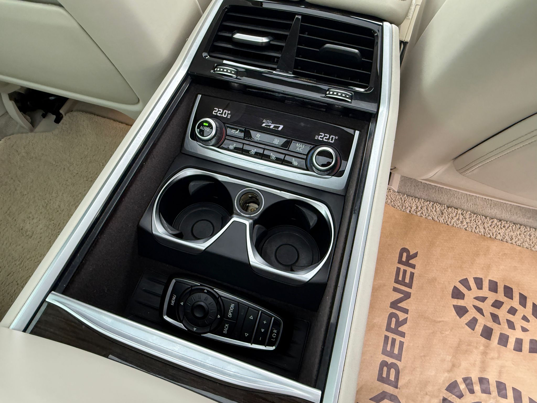 Masini in rate Timisoara | Masini rulate in rate cu avans 0% | Parc Auto Timisoara | XAX Auto BMW 750 Ld XDRIVE - imagine 8