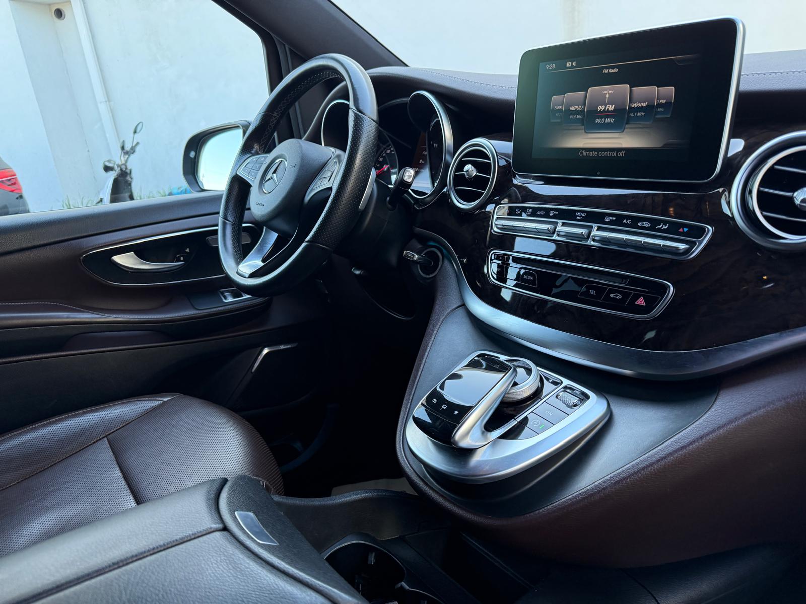 Masini in rate Timisoara | Masini rulate in rate cu avans 0% | Parc Auto Timisoara | XAX Auto MERCEDES V-KLASSE *** V250***Avantgarde*** - imagine 6
