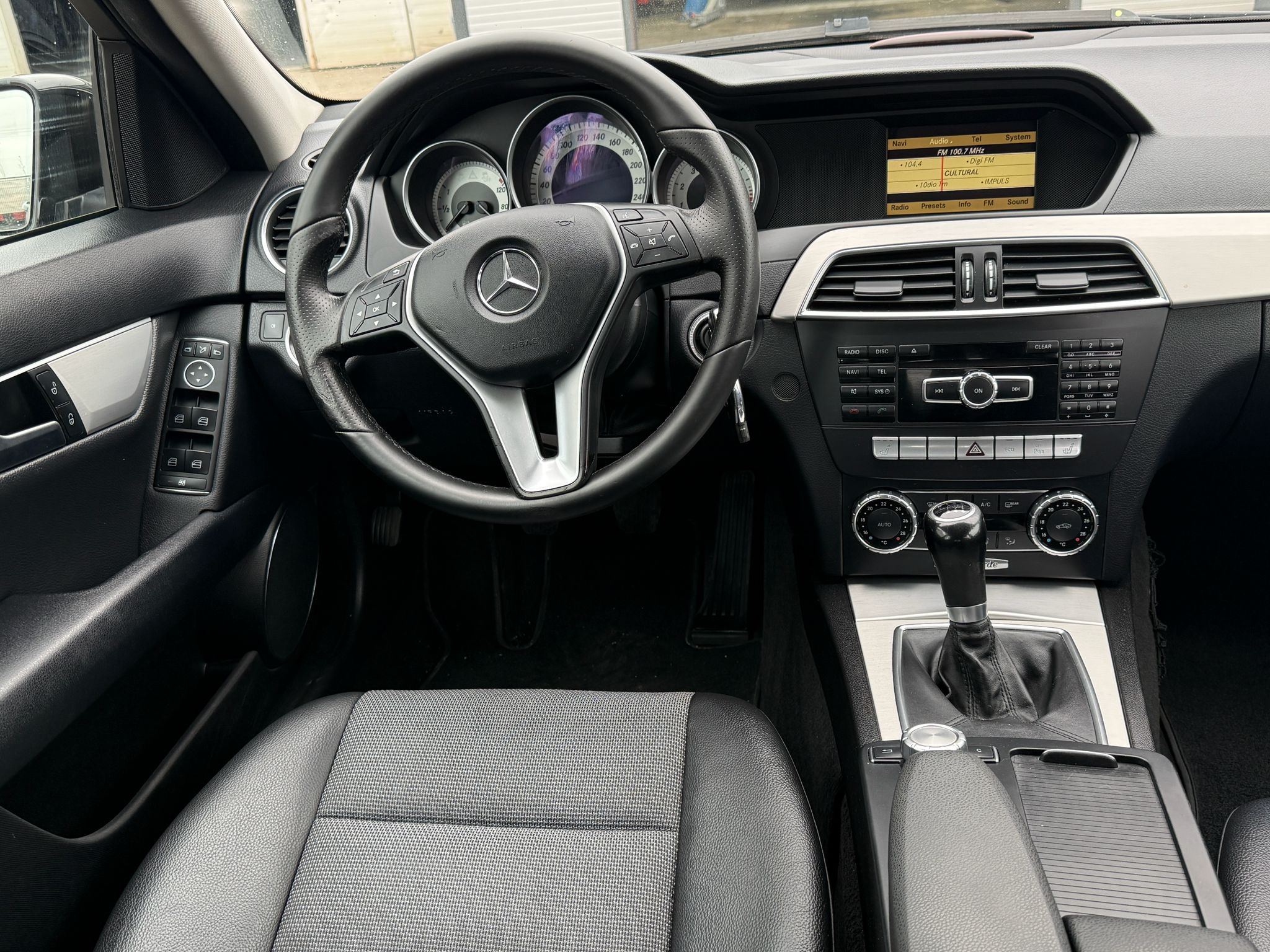 Masini in rate Timisoara | Masini rulate in rate cu avans 0% | Parc Auto Timisoara | XAX Auto Mercedes C200 CGI 2012 Avangarde - imagine 5