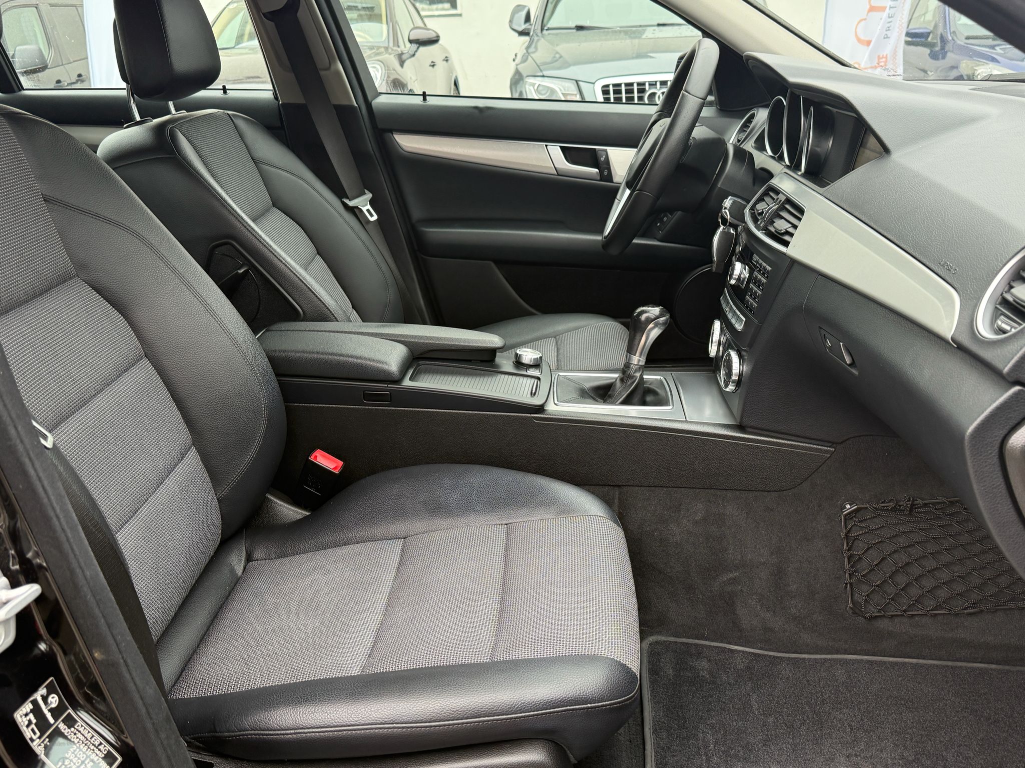 Masini in rate Timisoara | Masini rulate in rate cu avans 0% | Parc Auto Timisoara | XAX Auto Mercedes C200 CGI 2012 Avangarde - imagine 7