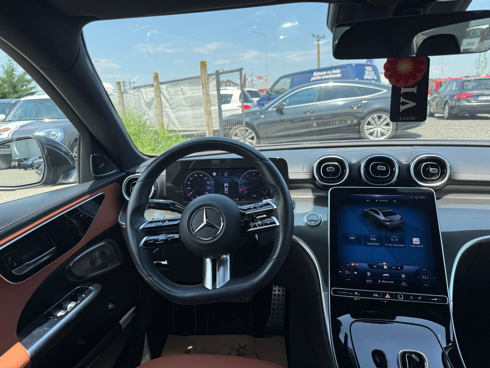 Masini in rate Timisoara | Masini rulate in rate cu avans 0% | Parc Auto Timisoara | XAX Auto MERCEDES BENZ C180***30.000km ***Pachet AMG*** - imagine 5