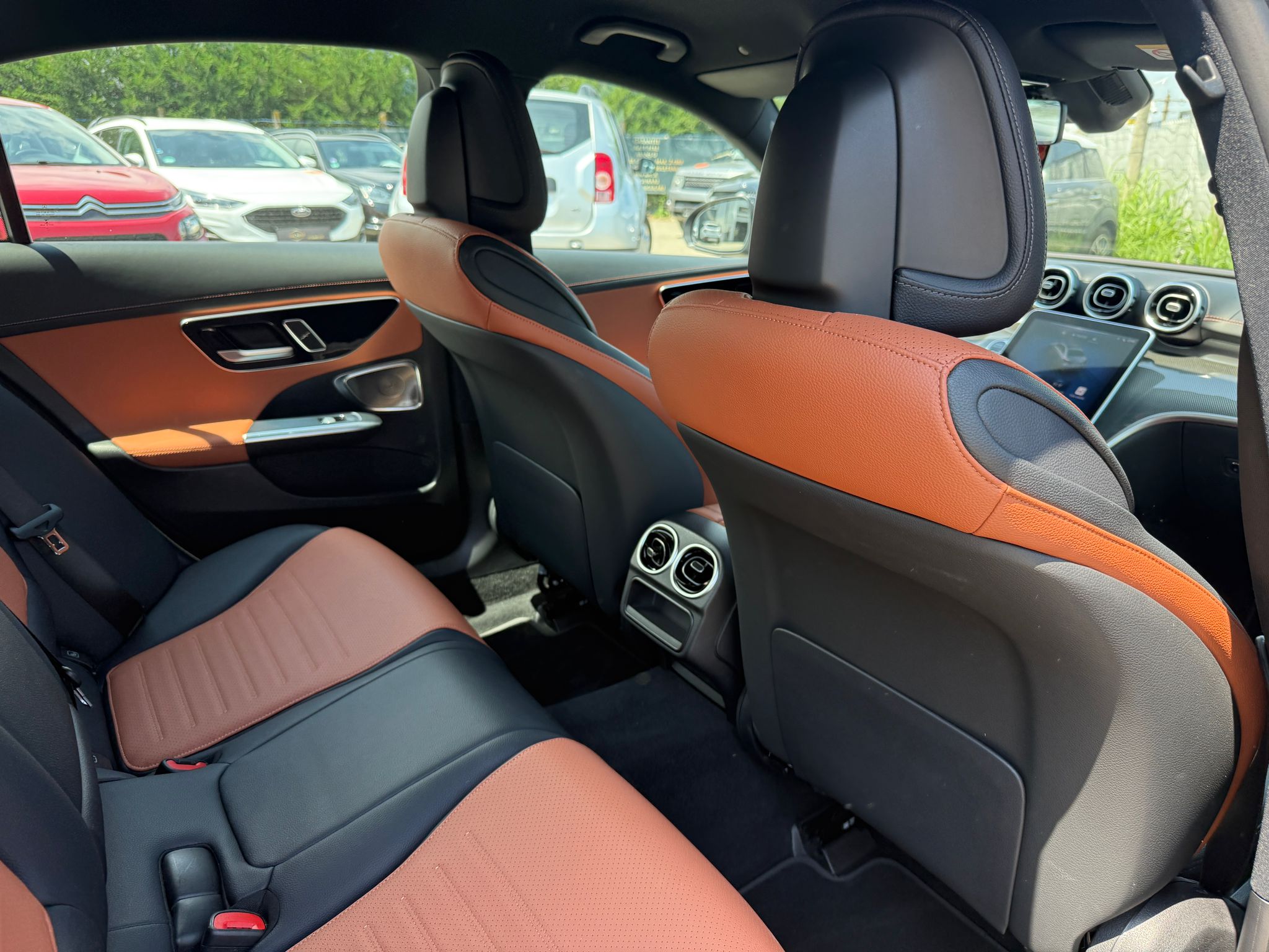 Masini in rate Timisoara | Masini rulate in rate cu avans 0% | Parc Auto Timisoara | XAX Auto MERCEDES BENZ C180***30.000km ***Pachet AMG*** - imagine 7