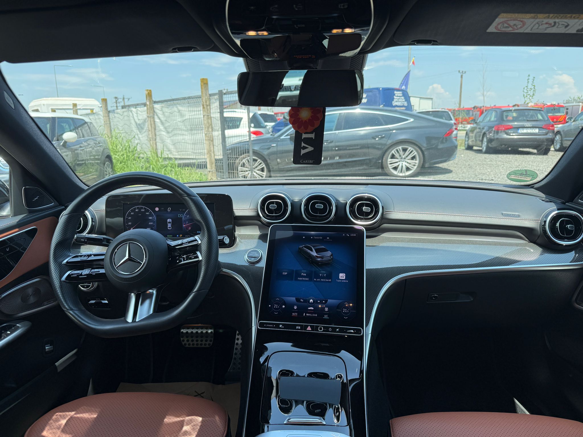 Masini in rate Timisoara | Masini rulate in rate cu avans 0% | Parc Auto Timisoara | XAX Auto MERCEDES BENZ C180***30.000km ***Pachet AMG*** - imagine 9
