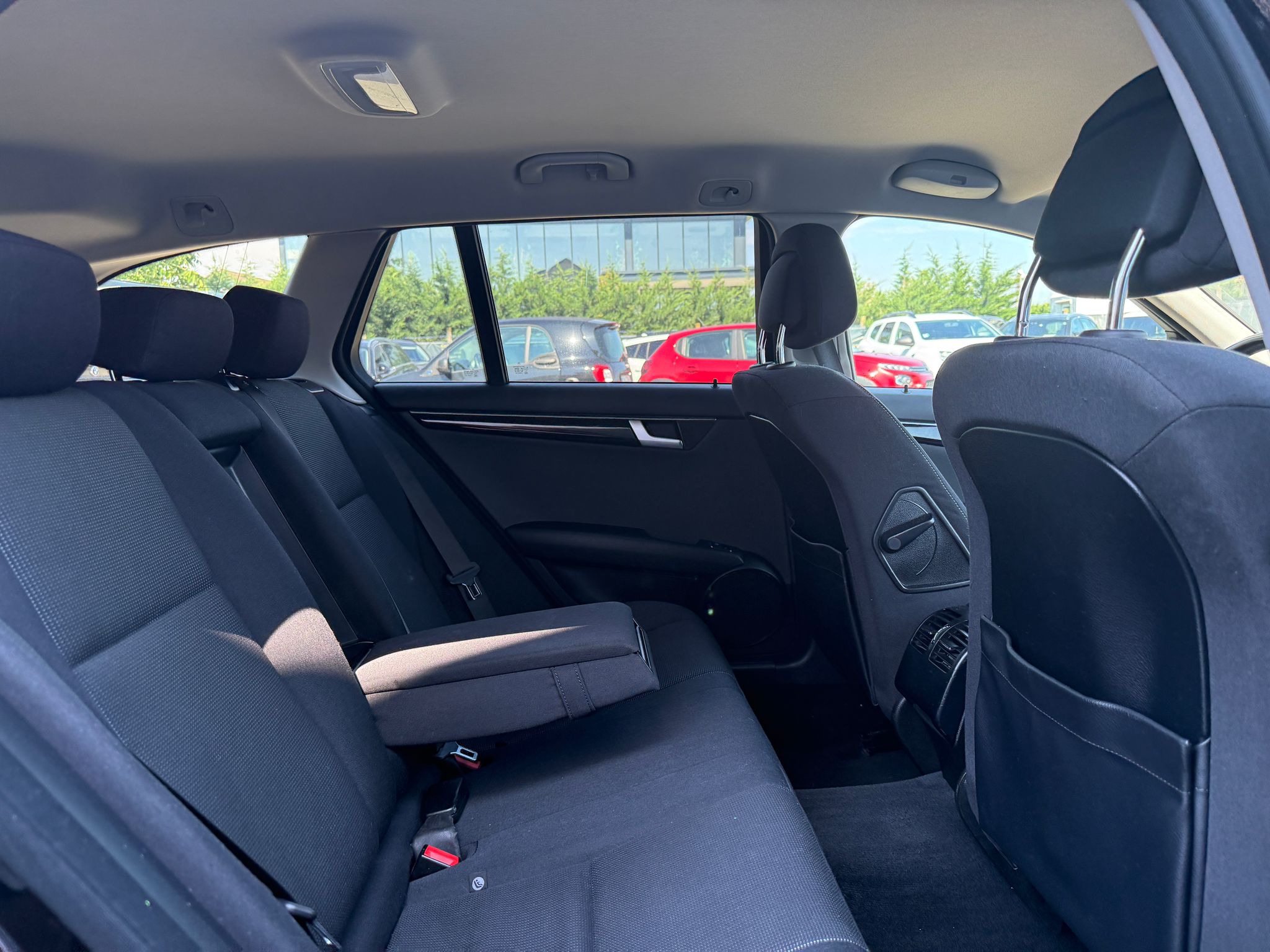 Masini in rate Timisoara | Masini rulate in rate cu avans 0% | Parc Auto Timisoara | XAX Auto MERCEDES BENZ C200 *** Facelift*** - imagine 6