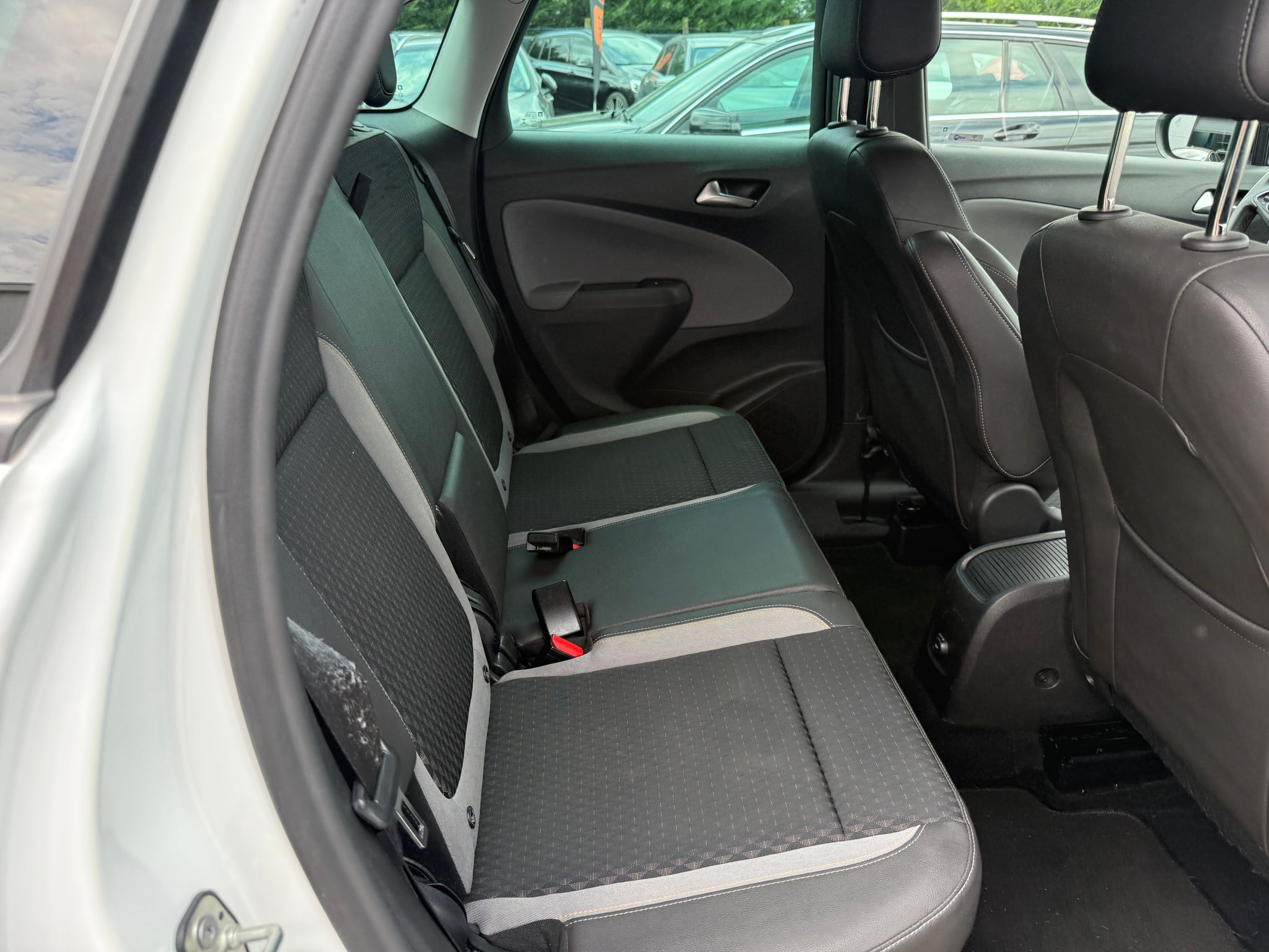 Masini in rate Timisoara | Masini rulate in rate cu avans 0% | Parc Auto Timisoara | XAX Auto Opel Crossland X 1.2 INNOVATION - imagine 6