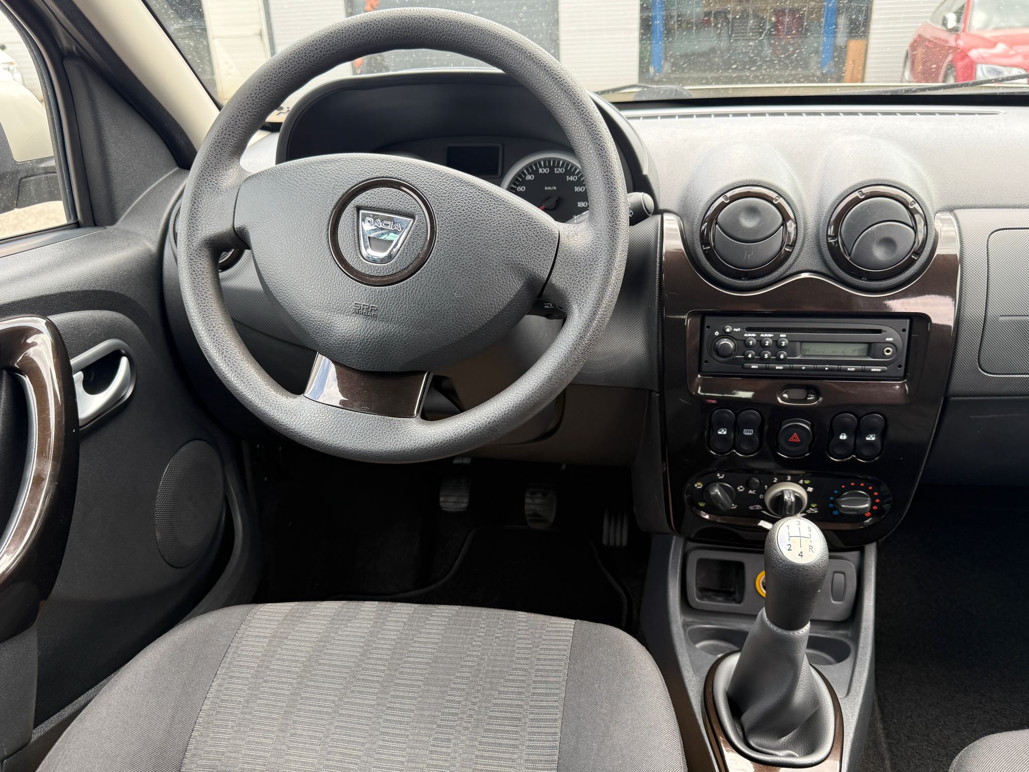 Masini in rate Timisoara | Masini rulate in rate cu avans 0% | Parc Auto Timisoara | XAX Auto DACIA DUSTER 1.6.i - imagine 8