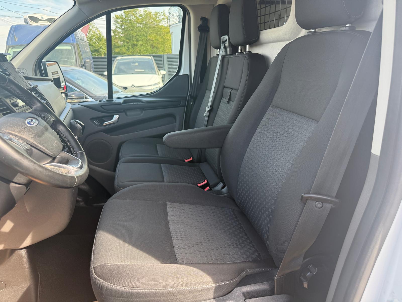 Masini in rate Timisoara | Masini rulate in rate cu avans 0% | Parc Auto Timisoara | XAX Auto FORD TRANSIT CUSTOM ***2020*** - imagine 10