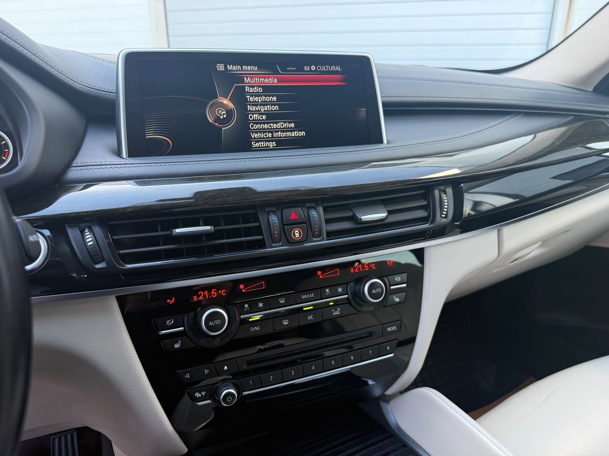 Masini in rate Timisoara | Masini rulate in rate cu avans 0% | Parc Auto Timisoara | XAX Auto BMW X6 4.0d*** X DRIVE*** - imagine 11