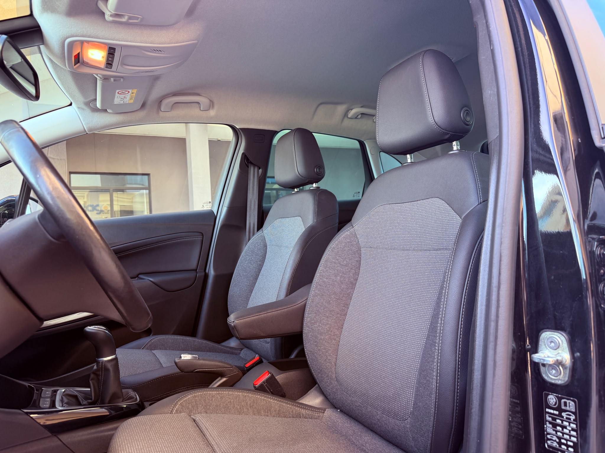 Masini in rate Timisoara | Masini rulate in rate cu avans 0% | Parc Auto Timisoara | XAX Auto Opel Crossland 1.2 ***2022*** Facelift*** - imagine 9