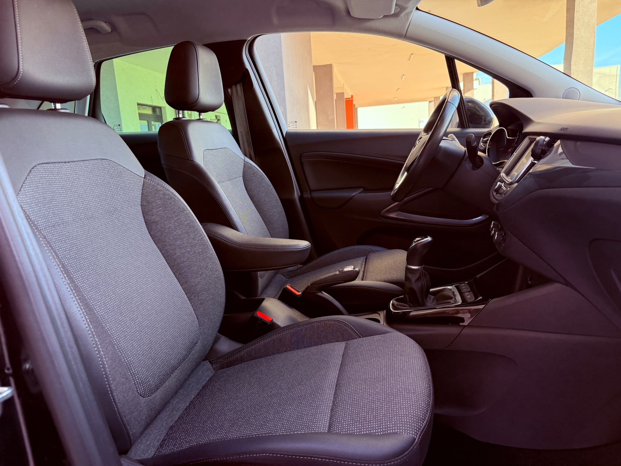 Masini in rate Timisoara | Masini rulate in rate cu avans 0% | Parc Auto Timisoara | XAX Auto Opel Crossland 1.2 ***2022*** Facelift*** - imagine 10